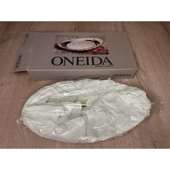 Vintage ONEIDA Du Maurier bread Roll Tray 14" silverplated BNIB 1990 - Picture 5 of 12